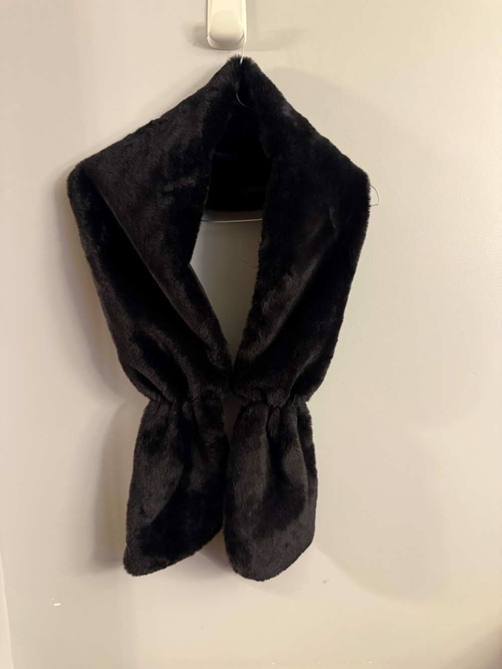 Black Faux Fur Pull Through Scarf Wrap Stole Soft Plush Winter Accessory